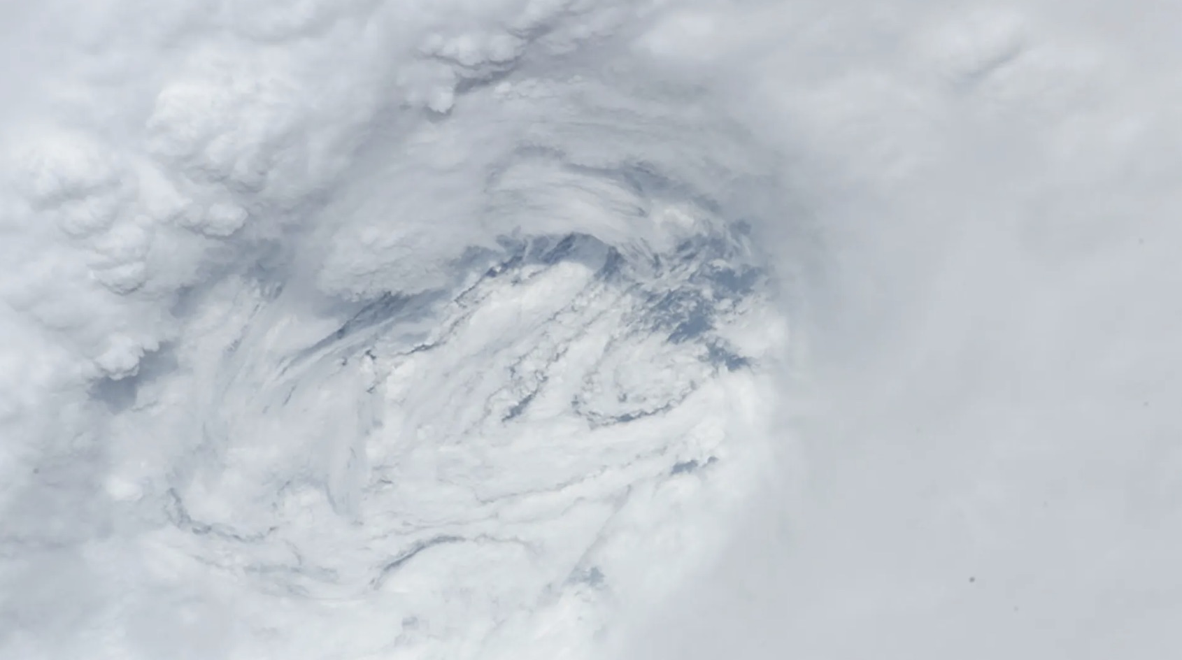 Photo from the International Space Station of Hurricane Rita's eye 